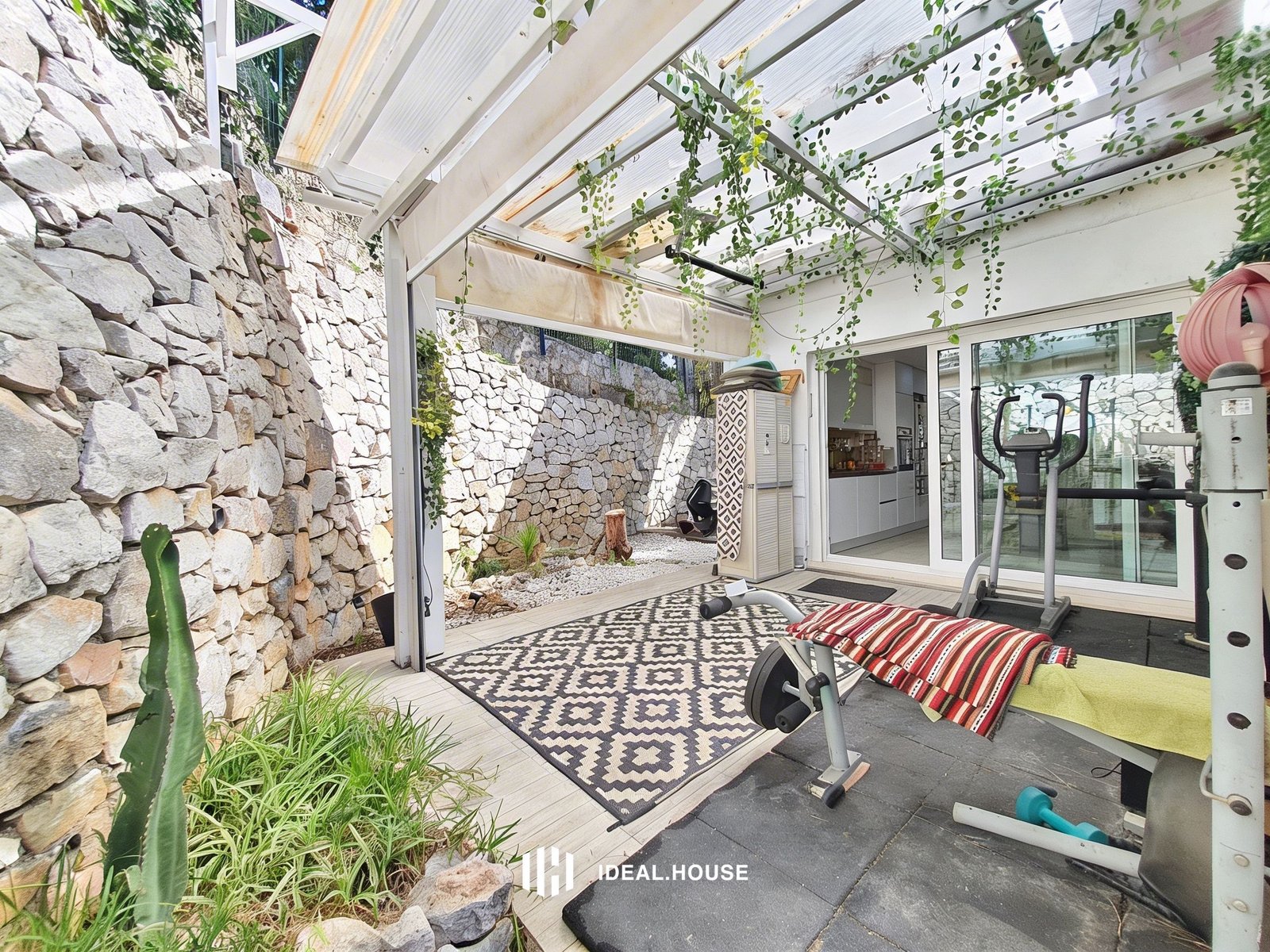 Terraza- Villa en venta en Marbella