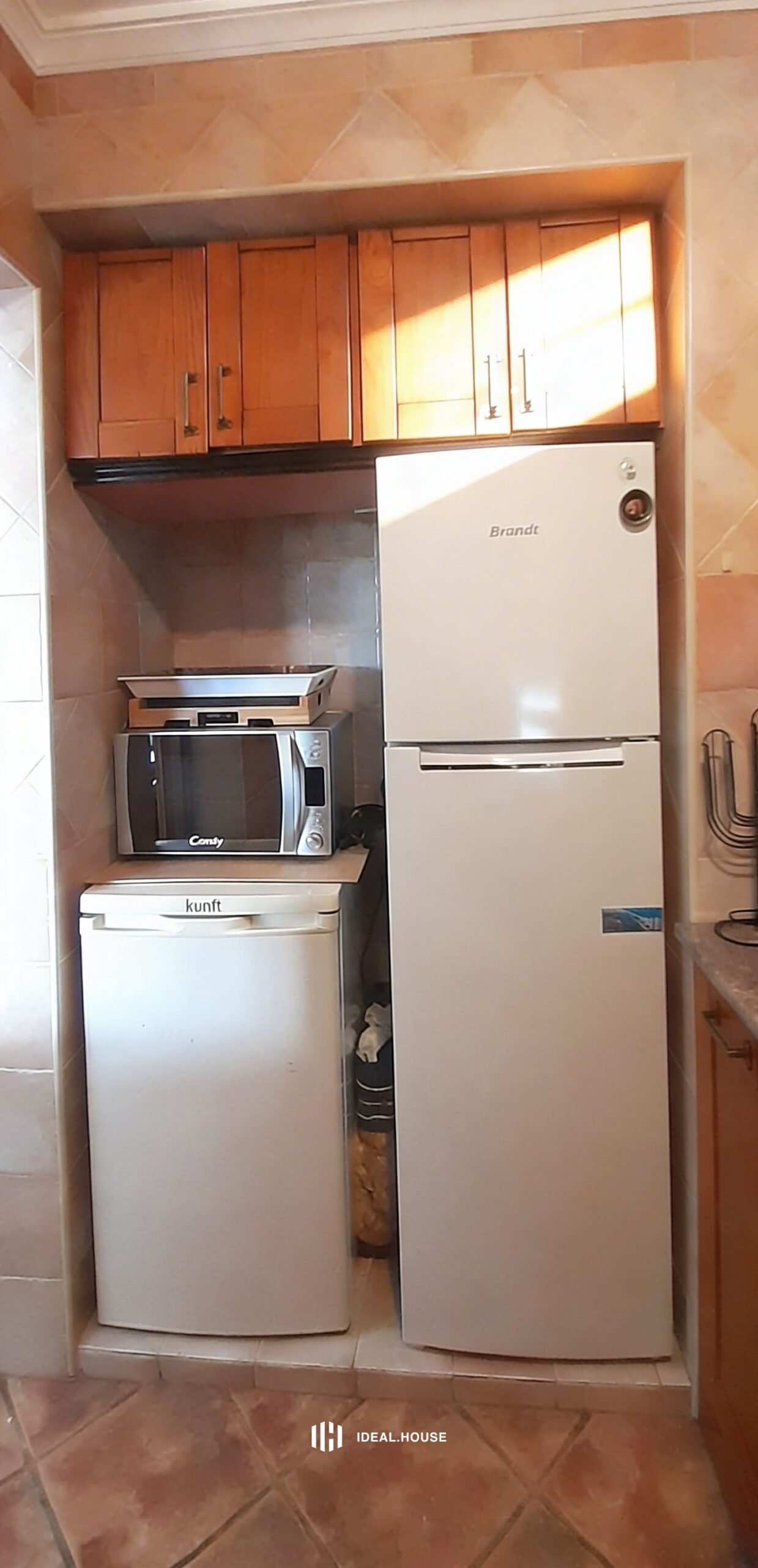 PISO EN ESTEPONA-COCINA EQUIPADA