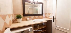 piso en estepona-baño con plato de ducha