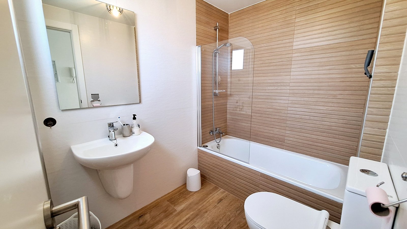 Baño-Atico en venta en Casares Costa